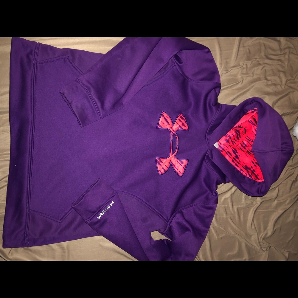 Under armor sweatshirt